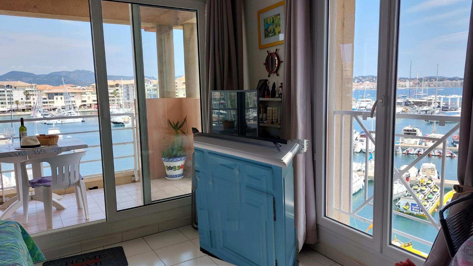 Apartment Hirondelle Port Fréjus Eksteriør billede