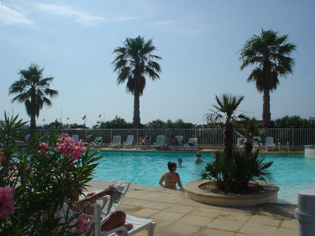 Apartment Hirondelle Port Fréjus Eksteriør billede