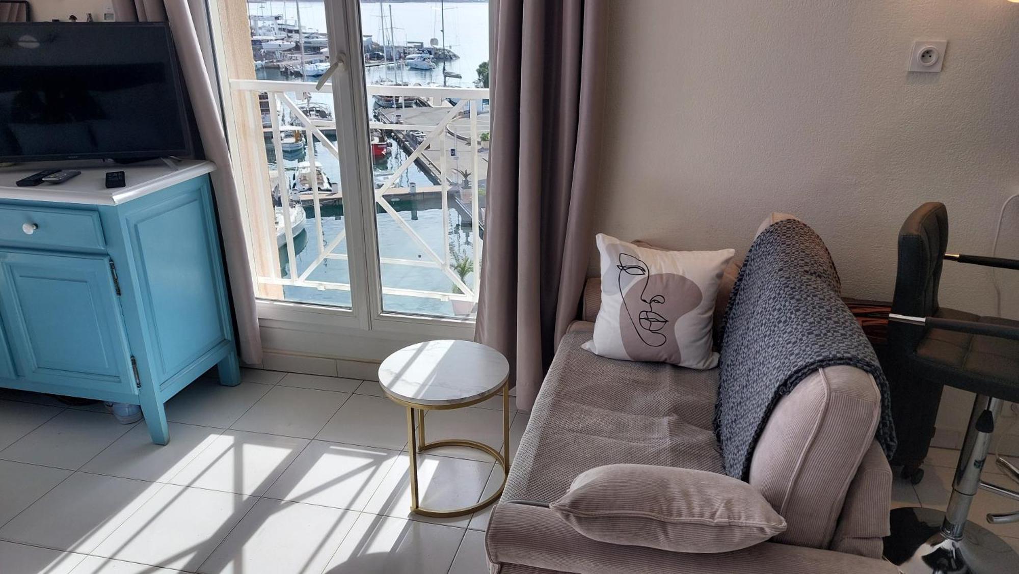 Apartment Hirondelle Port Fréjus Eksteriør billede